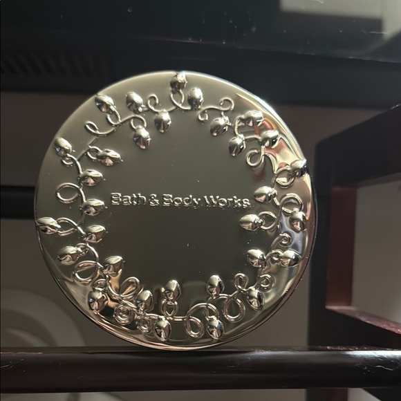 Bath & Body Works Bright Christmas Morning 3 Wick Candle - Picture 2 of 4